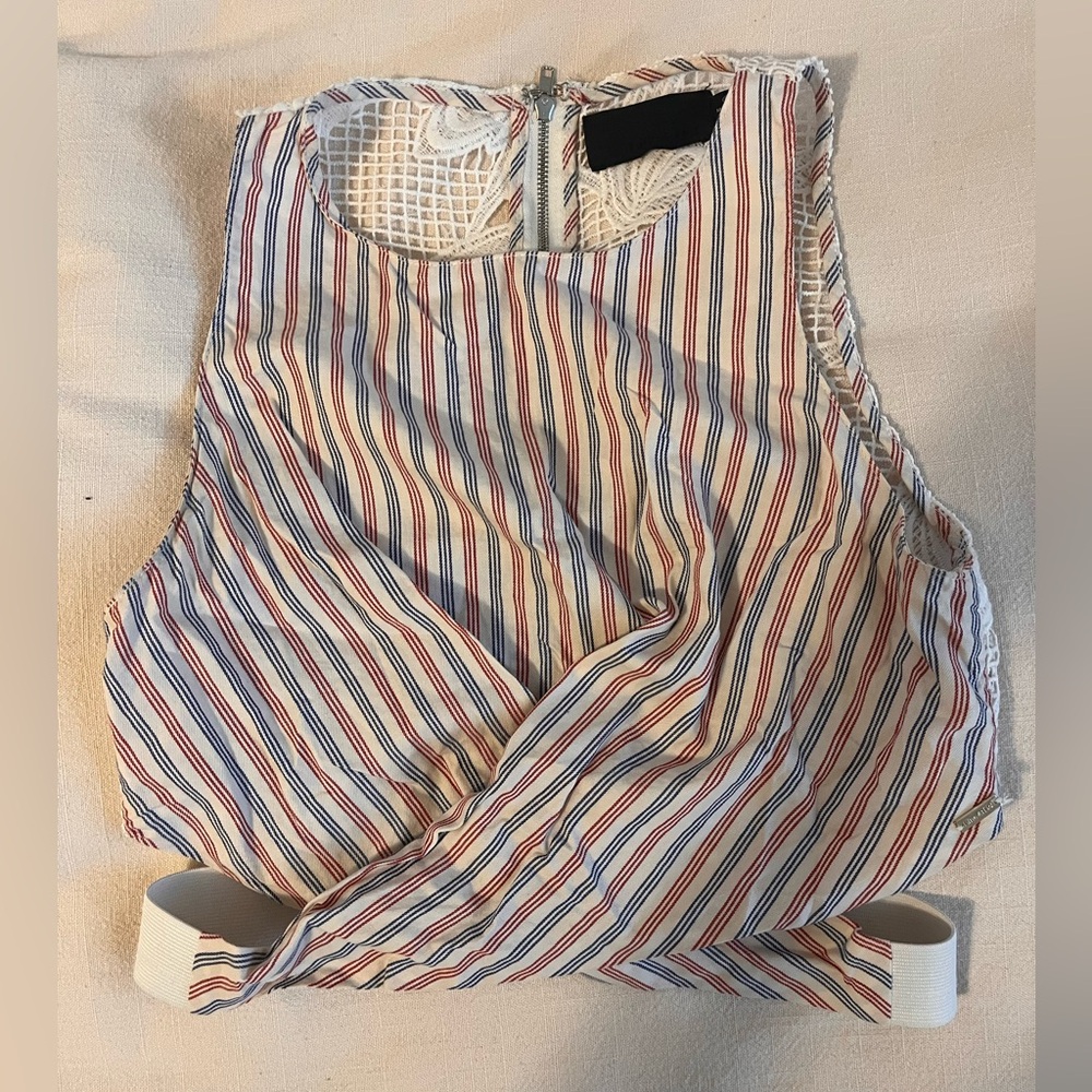 Line & Dot top